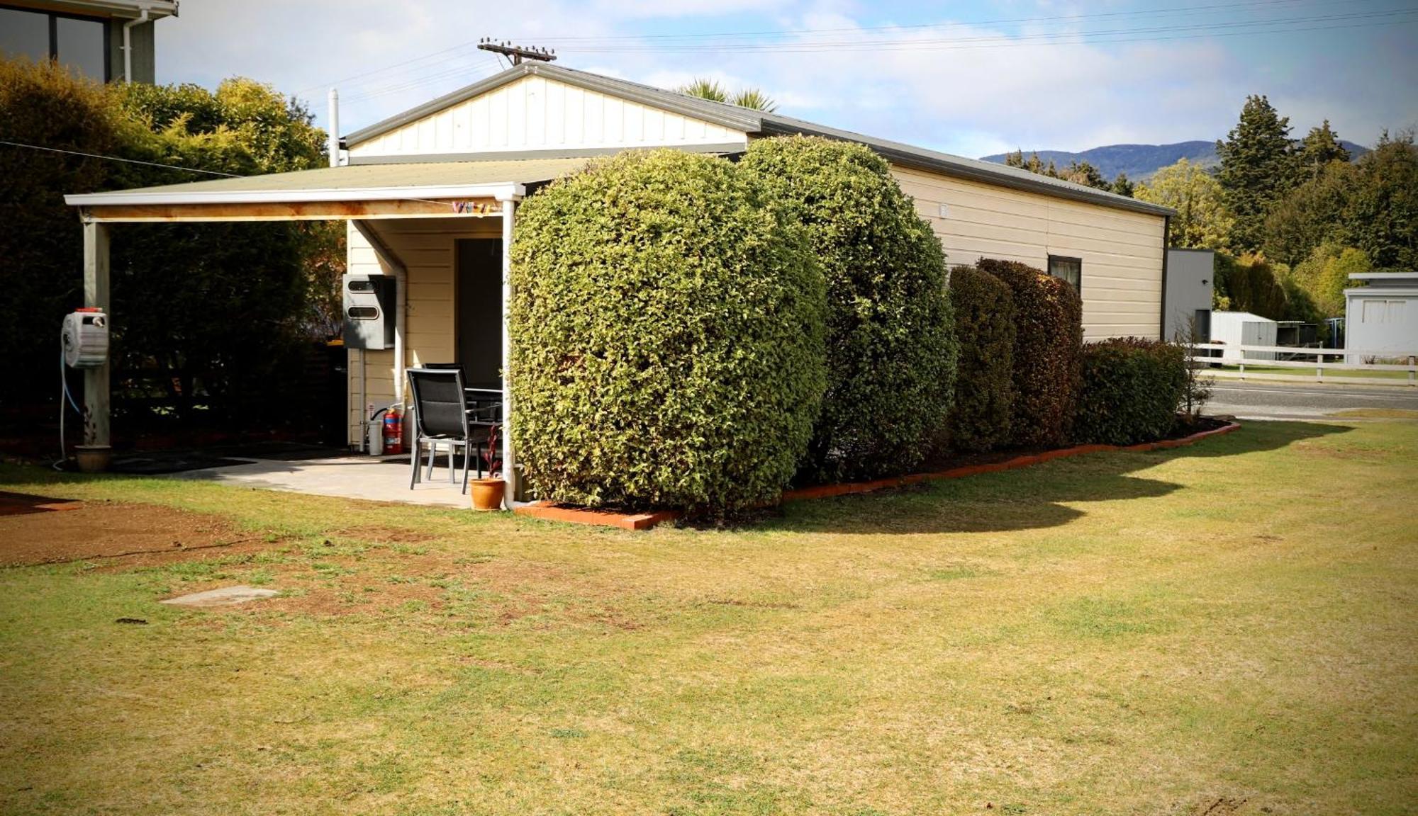 Catnap Cottage, Newly Renovated Manapouri Exterior photo