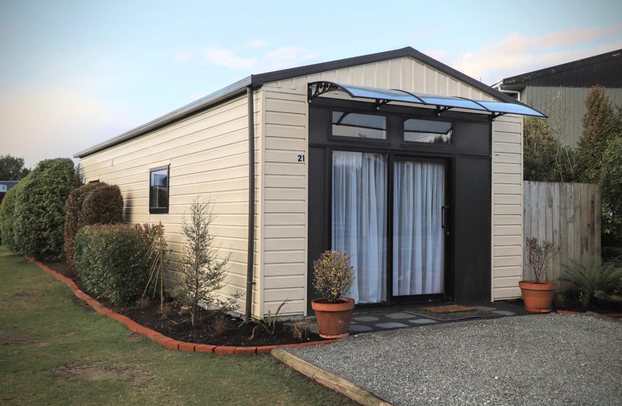 Catnap Cottage, Newly Renovated Manapouri Exterior photo
